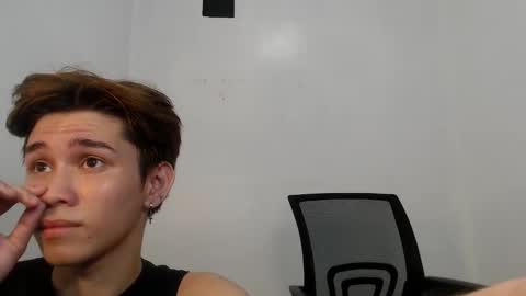 Snapshot of xxsebastian18 chatting on 12-11-24, 11:41 seb online show from 12-11-24, 11:41