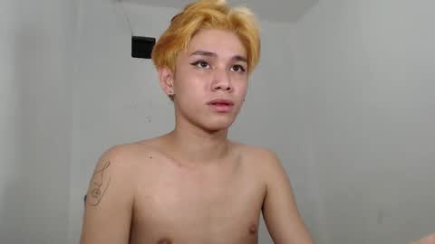 Snapshot of xxsebastian18 chatting on 12-12-24, 01:39 seb online show from 12-12-24, 01:39