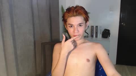 Snapshot of xxsebastian18 chatting on 01-19-25, 04:22 seb online show from 01-19-25, 04:22