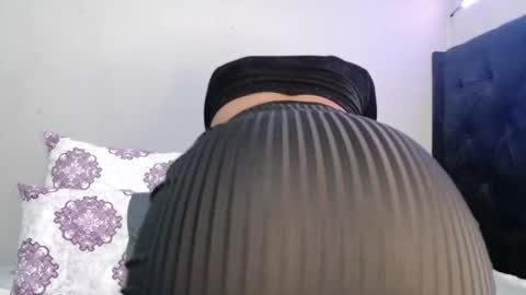 xxsexytalia28 online show from 10-30-25, 07:14