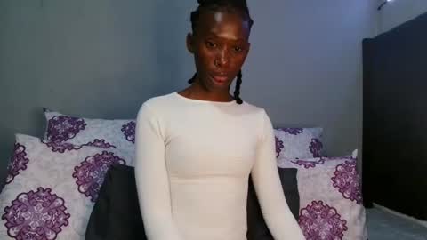 xxsexytalia28 online show from 11-17-25, 08:25