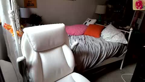 Strawberry Jane online show from 11-04-25, 08:30