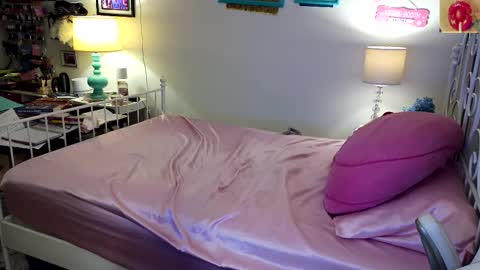 Strawberry Jane online show from 03-01-26, 06:15