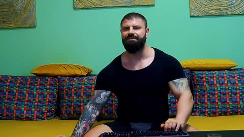 Snapshot of xxtreamleonard chatting on 02-02-25, 12:02 Xtream Leonard online show from 02-02-25, 12:02