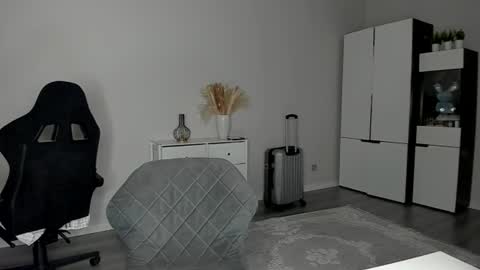 Snapshot of xxx_leila chatting on 07-04-26, 10:32 xxx_leila online show from 07-04-26, 10:32