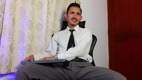 Snapshot of xxxhome_alonexxx chatting on 05-04-26, 07:43 Kev online show from 05-04-26, 07:43