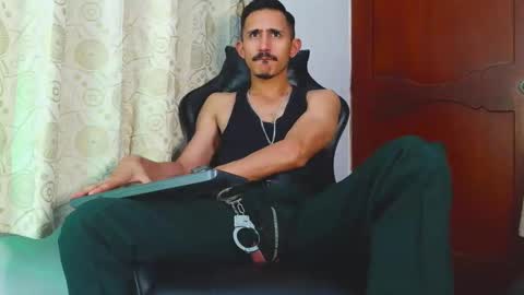 Snapshot of xxxhome_alonexxx chatting on 05-21-26, 08:05 Kev online show from 05-21-26, 08:05