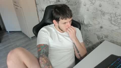 Snapshot of xxxrussel chatting on 09-12-25, 05:51 xxxrussel online show from 09-12-25, 05:51