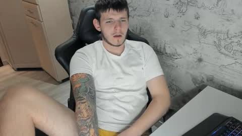 Snapshot of xxxrussel chatting on 09-14-25, 02:38 xxxrussel online show from 09-14-25, 02:38
