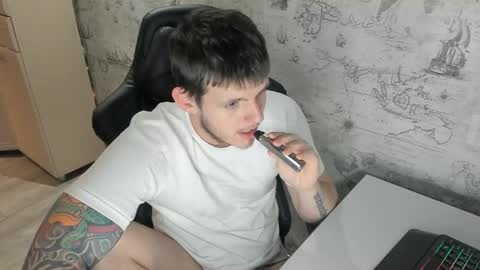 Snapshot of xxxrussel chatting on 09-15-25, 02:50 xxxrussel online show from 09-15-25, 02:50