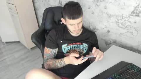 Snapshot of xxxrussel chatting on 10-04-25, 09:51 xxxrussel online show from 10-04-25, 09:51