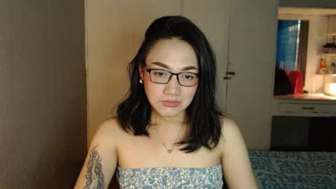 Snapshot of xxxsexydollxxx chatting on 12-17-25, 12:38 Melissa online show from 12-17-25, 12:38