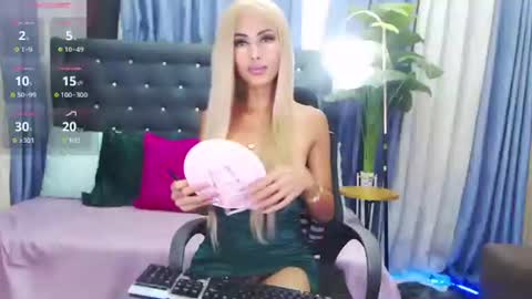 Yasmin online show from 10-18-25, 07:03