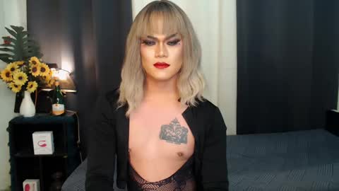 Snapshot of xyournightmarequeenx chatting on 12-13-24, 03:38 QueenMarina online show from 12-13-24, 03:38