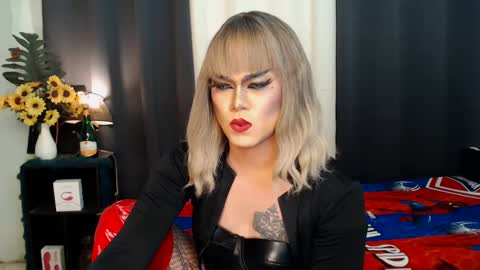 Snapshot of xyournightmarequeenx chatting on 12-20-24, 07:07 QueenMarina online show from 12-20-24, 07:07