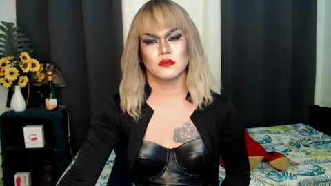 Snapshot of xyournightmarequeenx chatting on 01-27-25, 12:22 QueenMarina online show from 01-27-25, 12:22