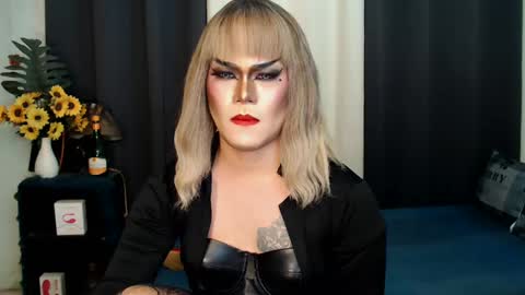 Snapshot of xyournightmarequeenx chatting on 02-02-25, 12:19 QueenMarina online show from 02-02-25, 12:19