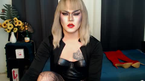 Snapshot of xyournightmarequeenx chatting on 02-04-25, 06:49 QueenMarina online show from 02-04-25, 06:49