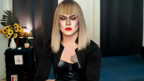 Snapshot of xyournightmarequeenx chatting on 02-10-25, 07:58 QueenMarina online show from 02-10-25, 07:58