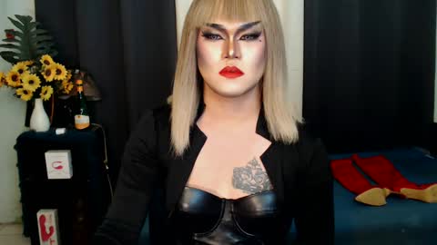 Snapshot of xyournightmarequeenx chatting on 02-17-25, 05:47 QueenMarina online show from 02-17-25, 05:47