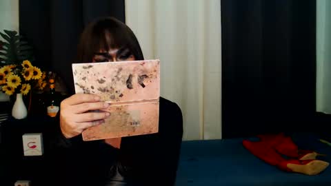 Snapshot of xyournightmarequeenx chatting on 03-04-25, 03:22 QueenMarina online show from 03-04-25, 03:22