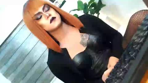 Snapshot of xyournightmarequeenx chatting on 02-19-26, 01:34 QueenMarina online show from 02-19-26, 01:34