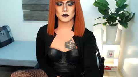 Snapshot of xyournightmarequeenx chatting on 02-23-26, 09:01 QueenMarina online show from 02-23-26, 09:01