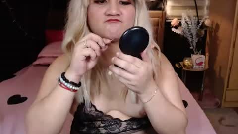 Angela online show from 01-11-26, 04:17