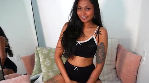 Zara online show from 03-06-25, 05:43