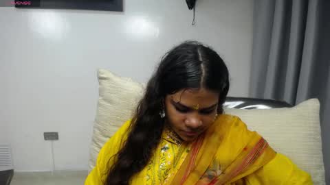 yazhini online show from 04-07-26, 11:54