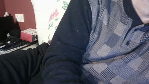 Snapshot of yahe2010 chatting on 12-28-24, 01:50 grillino online show from 12-28-24, 01:50