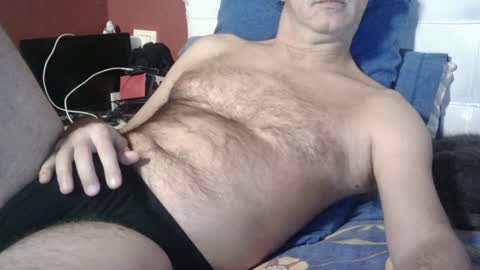 Snapshot of yahe2010 chatting on 02-09-25, 01:11 grillino online show from 02-09-25, 01:11