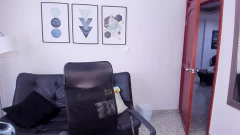 yake  elizabeth online show from 04-25-26, 07:00