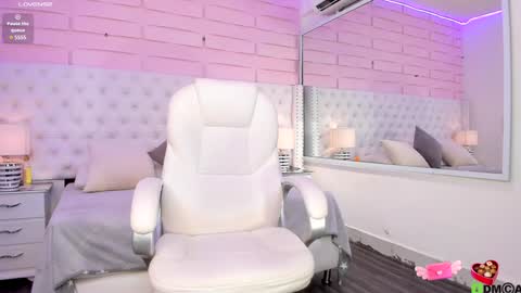 Snapshot of yaky_ chatting on 01-17-25, 08:33 Yakeline online show from 01-17-25, 08:33