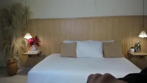 Yalezka online show from 06-17-26, 03:53