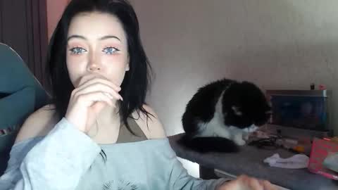 Snapshot of yamilean chatting on 02-26-26, 12:31 Yami online show from 02-26-26, 12:31