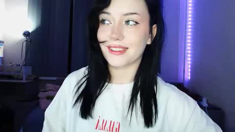 Snapshot of yamilean chatting on 03-25-26, 09:43 Yami online show from 03-25-26, 09:43