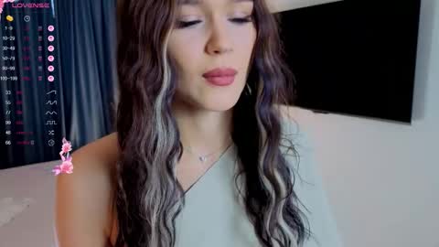 Snapshot of yaminarex chatting on 09-19-25, 11:33 Yamina- Next stream online show from 09-19-25, 11:33
