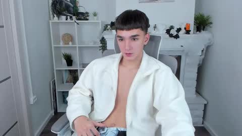 Snapshot of yamitwink chatting on 10-25-25, 10:15 yamitwink online show from 10-25-25, 10:15