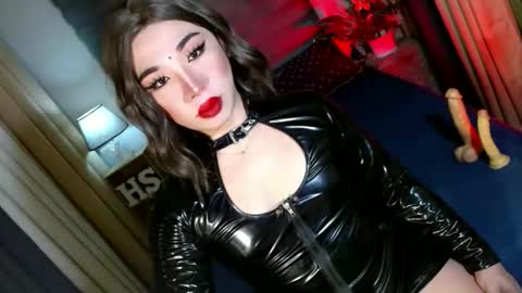 Snapshot of yan2xcumsalotxx chatting on 02-15-26, 03:47 REYAN online show from 02-15-26, 03:47