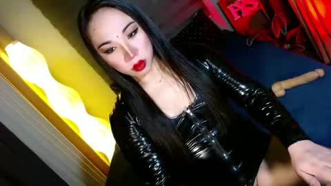 Snapshot of yan2xcumsalotxx chatting on 02-28-26, 02:23 REYAN online show from 02-28-26, 02:23