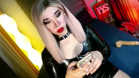 Snapshot of yan2xcumsalotxx chatting on 03-03-26, 01:56 REYAN online show from 03-03-26, 01:56