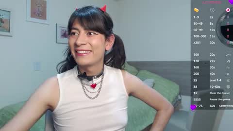 Snapshot of yana_secretroom chatting on 10-28-25, 11:51 Yana online show from 10-28-25, 11:51