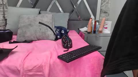 yanetrose online show from 10-27-25, 03:10