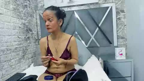 Snapshot of yanetrose chatting on 01-18-26, 03:54 yanetrose online show from 01-18-26, 03:54