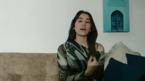 Snapshot of yani_28 chatting on 01-10-25, 12:27 Yani online show from 01-10-25, 12:27