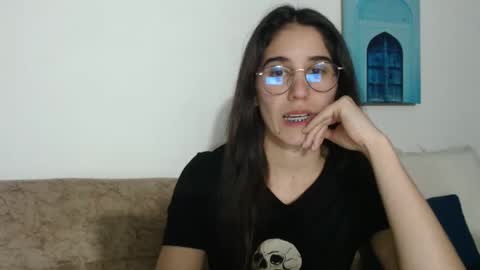 Snapshot of yani_28 chatting on 02-11-25, 02:46 Yani online show from 02-11-25, 02:46