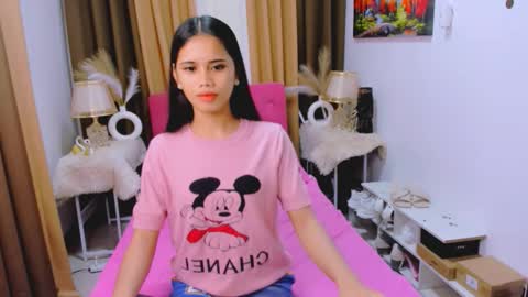 Snapshot of yanna_faulkerson chatting on 10-02-25, 09:05 Yanna online show from 10-02-25, 09:05