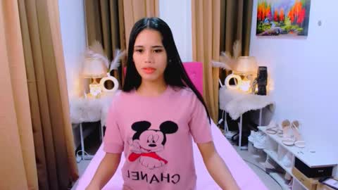 Snapshot of yanna_faulkerson chatting on 10-04-25, 07:17 Yanna online show from 10-04-25, 07:17