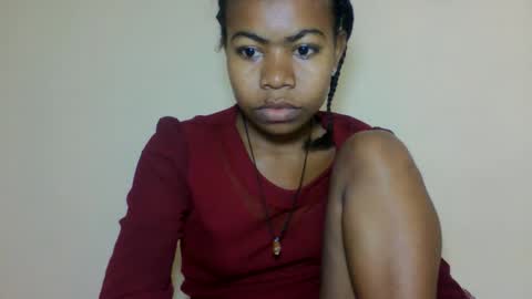 yannick_01 online show from 06-07-26, 01:48